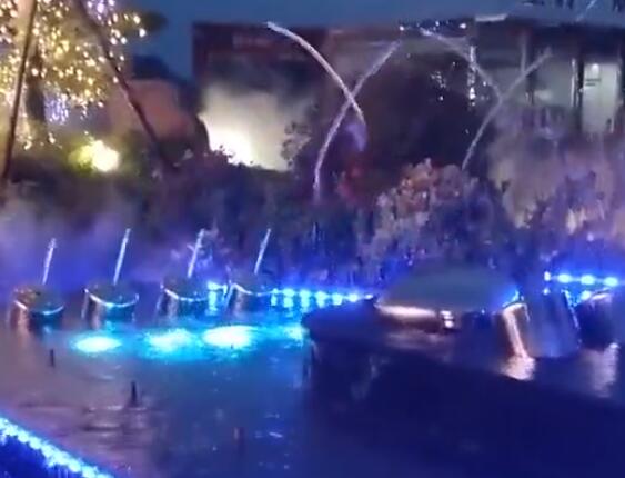 水池跳泉  