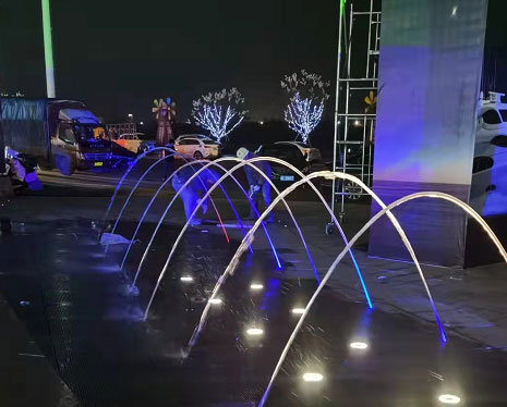 波光跳泉  